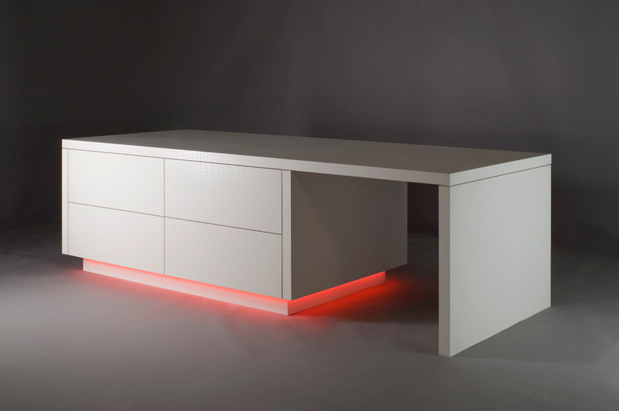 Motivo Quartz Cabinet